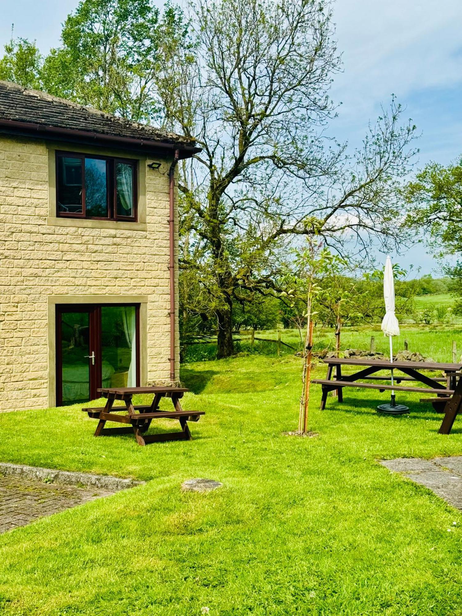 The Old Stone Trough Country Hotel Kelbrook Exteriör bild